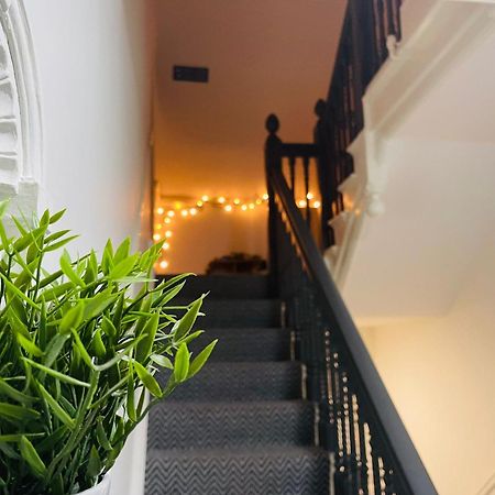 Woodford Hotel Лондон Экстерьер фото