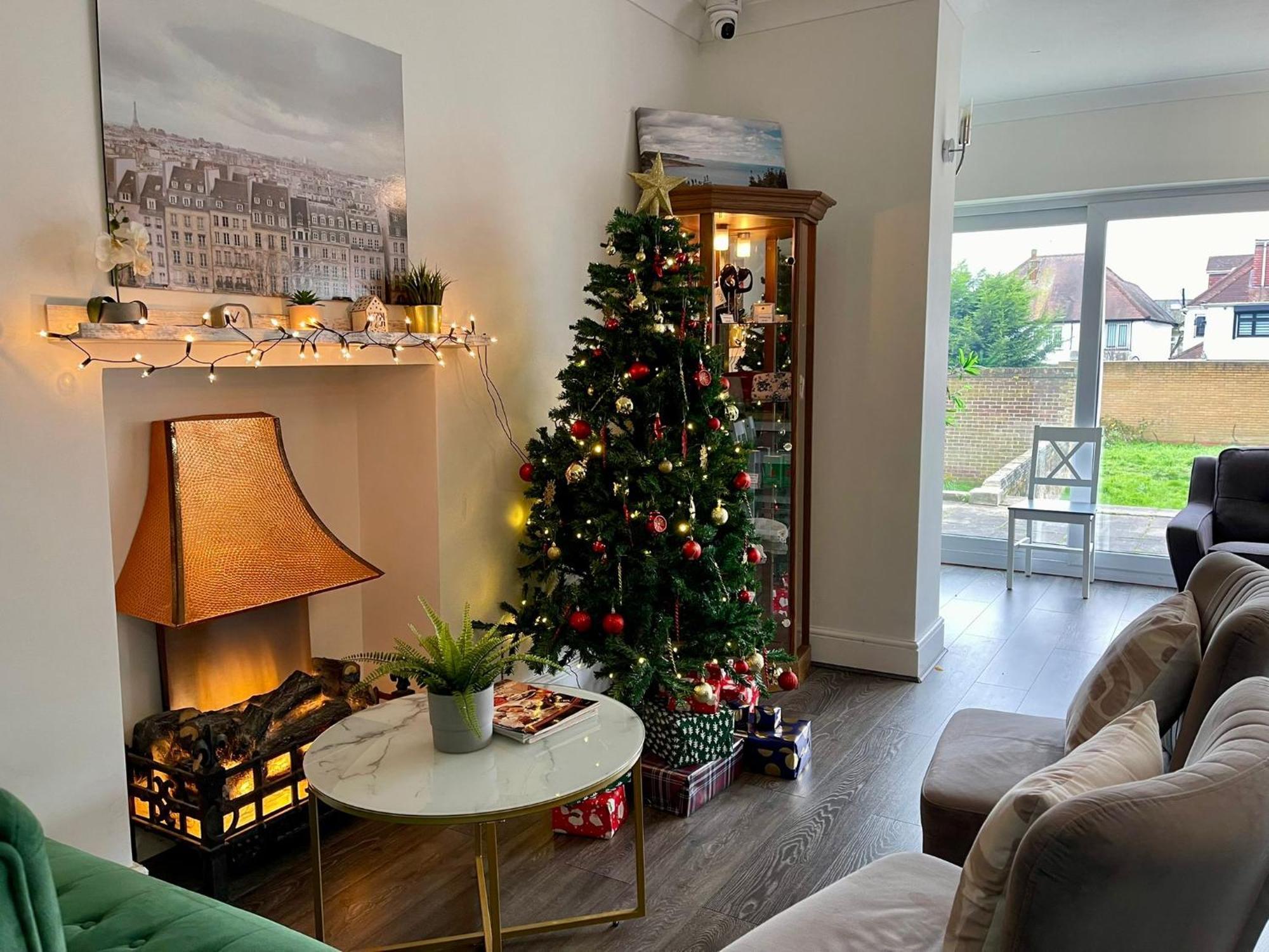 Woodford Hotel Лондон Экстерьер фото